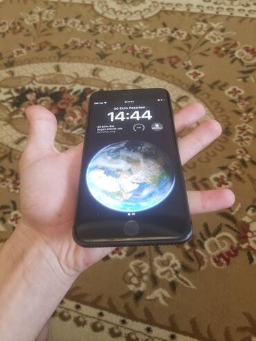 айфон 15 про: IPhone 8 Plus, Qara, Barmaq izi