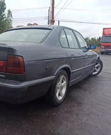 роторный мотор: BMW 520: 1989 г., 2 л, Механика, Бензин, Седан