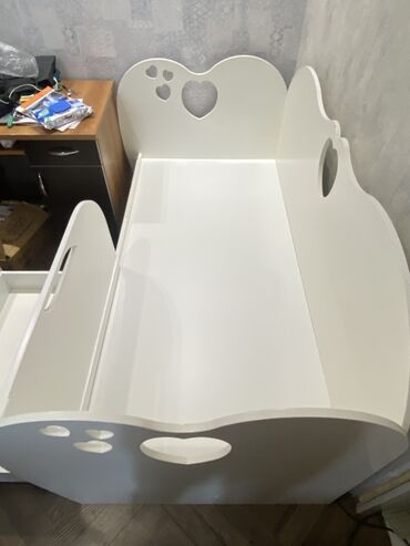 Yataq otağı dəstləri: Uşaq üçün funksional ağ çarpayı - Material: möhkəm MDF/şpon lövhə, ağ — 2