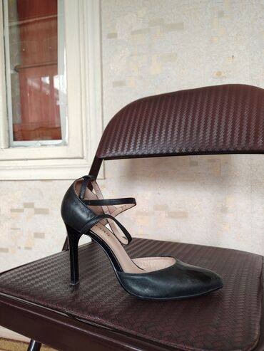 обувь женская классика: Туфли Размер: 36, цвет - Черный
