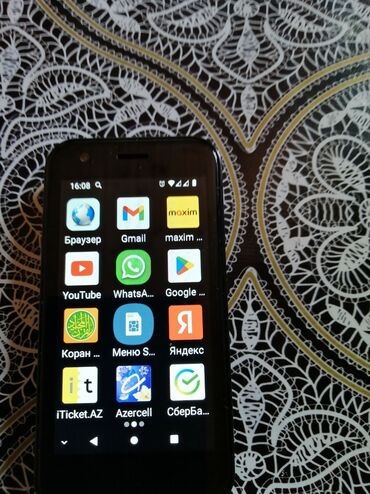 retro telefon: Balaca smartfon satılır. smart Phone, 2 sim kart yeri və iı axır
