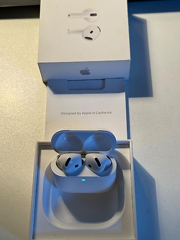 Airpods 4 original sadə Case’i tam yenidir, qulaqcıqlar çox az