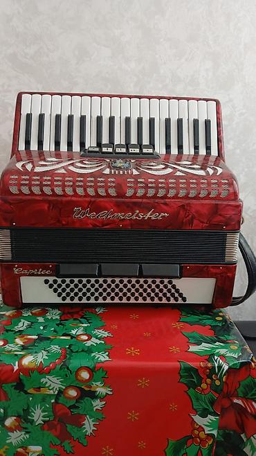 Weeltmeister (Weltmeister) “Caprice” akkordeon - Korpus: qırmızı