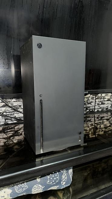 Xbox Series S: Игровая консоль Xbox Series X (черная) Комплектация на фото: - — 2