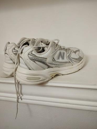 Krossovka ve ketlər: Ölçü: 38, rəng - Ağ, İşlənmiş — 9