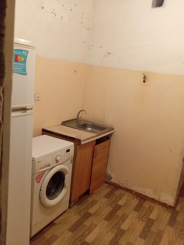 продаю связи с переездом: Сдается квартиры с кухонной зоной и подсобным помещением. Что есть в