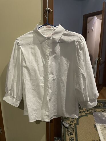 Другая женская одежда: Рубашка фонарь Совсем новый 42 размера Я работаю в цеху. Это