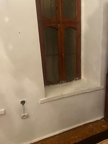 bakida ev kiraye: Kirayə verilir: şəhər mərkəzində, əsas prospektdən bir addımlıqda — 10