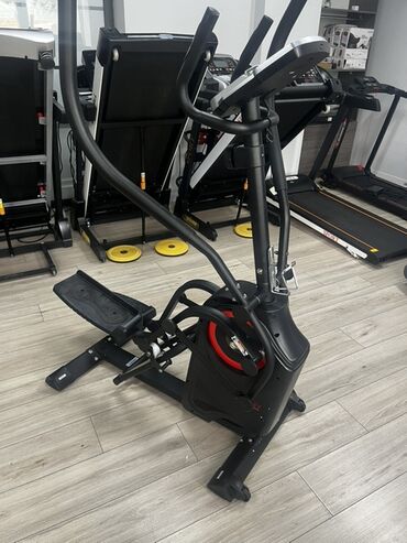 Эллиптические тренажеры: Эллиптические тренажёры для дома/зала На фото — компактные орбитреки — 3