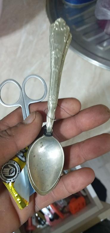 saxta baba saxta can: Gümüşü rəngli dekorativ çay qaşığı - Material: metal ərintisi, gümüşü — 1