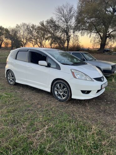 фит меняю: Honda Fit: 2010 г., 1.5 л, Автомат, Бензин, Хэтчбэк