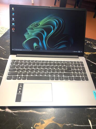 notebook toshiba i5 8gb: Lenovo notebook satılır. 2-3 ay işlənib cəmi təzədir. Qiymət 550 azn