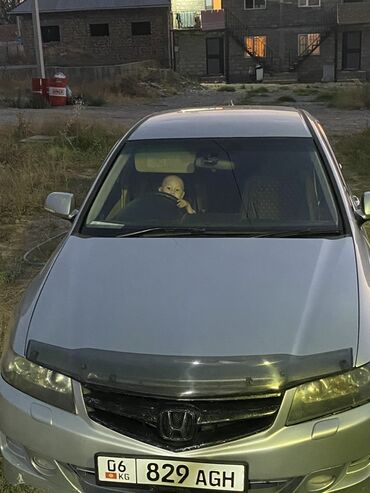 шины оптом: Представляем седан Honda Accord серебристого цвета, стильный и