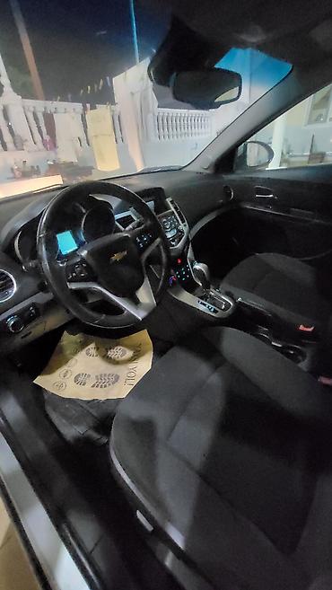 sorento 2010: Chevrolet Cruze: 1.4 l | 2010 il 256000 km Sedan — 6