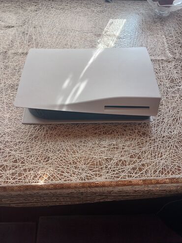 PS5 (Sony PlayStation 5): PlayStation 5 (disk yuvalı versiya) oyun konsolu super vezyetdi dir — 6