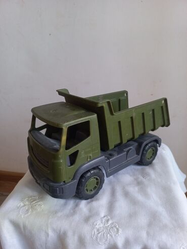 Игрушки: 10 игрушка 1000 сом игрушки б/у розницу не будет адрес мкр.Тунгуч — 7