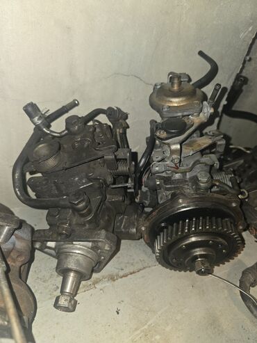 Motor üçün digər detallar: İsuzu ikinci əl ehtiyat hissələri. Mövcud detallar: - Külbütörlər və — 9