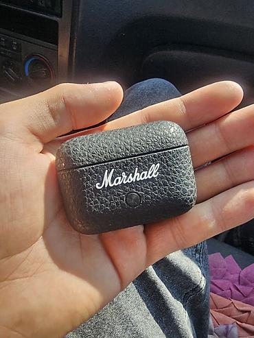 наушники ош: Bluetooth-наушники Marshall (TWS) с зарядным кейсом - Формат — 2