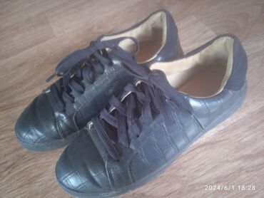 обувь puma: Продаю новые оригинальные кеды выход 1 состаяние идеал купили в