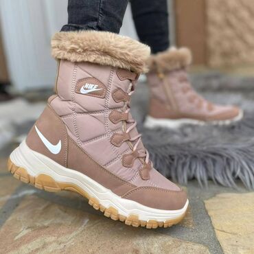 Čizme: Nike čizme 

Novo
Brojevi 36 do 41

fb Moja Kupovina 1 — 3