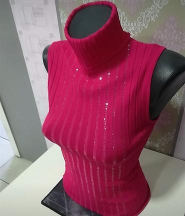 pull and bear helanke: Ženska bezrukavna rolka, boja fuksija. Prilagođen, rebrast plet sa — 1