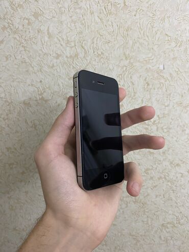 Apple iPhone: IPhone 4S, 16 GB, Black Titanium, Qırıq