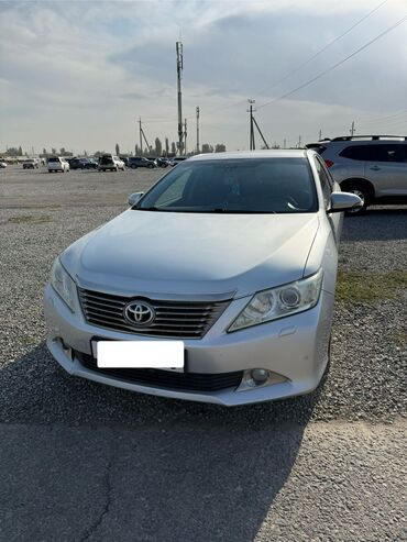 передок на трактор: Toyota Camry: 2011 г., Седан