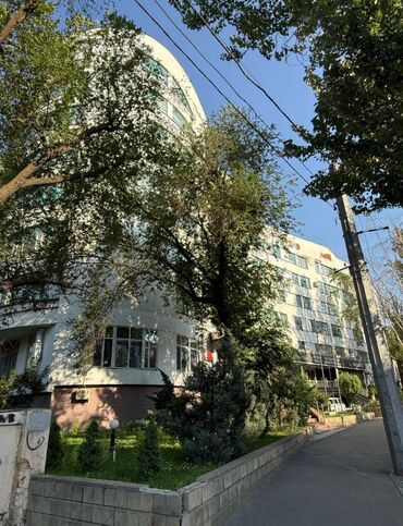 снять квартиру город ош: 4 бөлмө, 222 кв. м, Элитка, 3 кабат, ПСО (өзү оңдоп түзөтүп бүтүү үчүн)