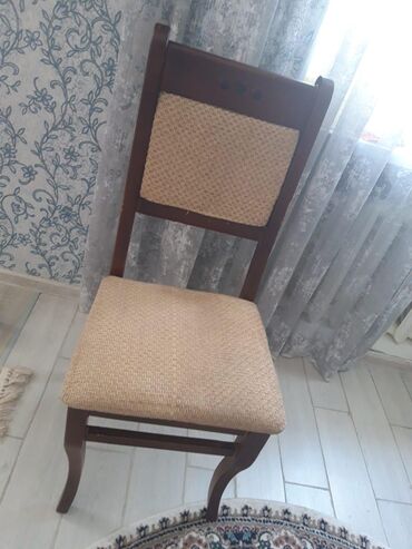 6 eded stull yungul lekesi var. Satilir .110 azne. Unvan Nermanov*Asya