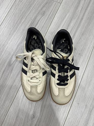 белый: Кроссовки Adidas Samba OG - Оригинальная модель Samba - Размер: US — 2