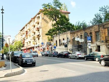 Ofislər: Tecili kiraye verilir.28 may metrosuna yaxin sahesi 55 kvm olan — 5