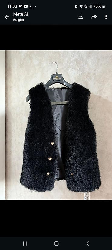 Yenidir hec geyinilmeyib M L XL olur Qara süni kürk jilet - Rəng lalafo.az -da Yenidir hec geyinilmeyib M L XL olur Qara süni kürk jilet - Rəng
