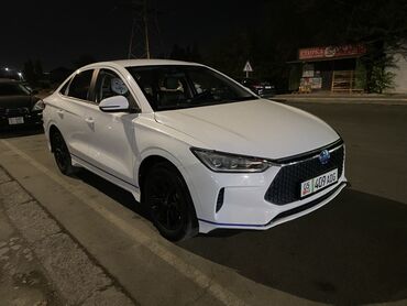 кровать для новорожденных: Белый электрический седан BYD Е3!! Сдаю в аренду! В день 2000сом! 4