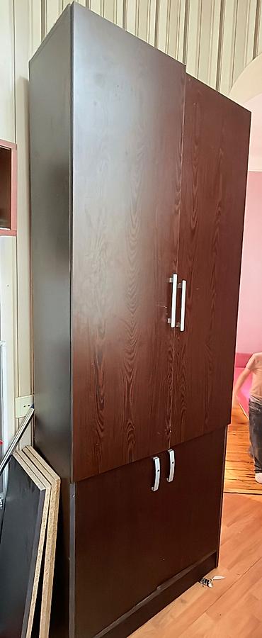 2el dolablar: Kohne şkaf satırıq 
Son qıymetdır 20 manat — 1