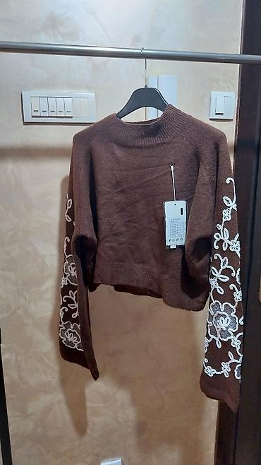 Ženski pleteni džemper sa duzim rukavima – kroj crop, boja coffee