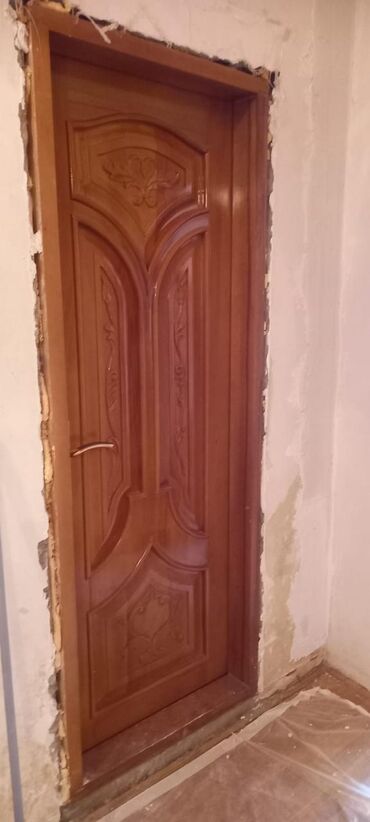 Jalüz qapılar: Fıstıq ağacından hazırlanmış interyer qapıları dəsti - Material: ağac