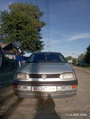 машина с 4: Volkswagen Golf: 1992 г., 1.8 л, Механика, Бензин, Хэтчбэк