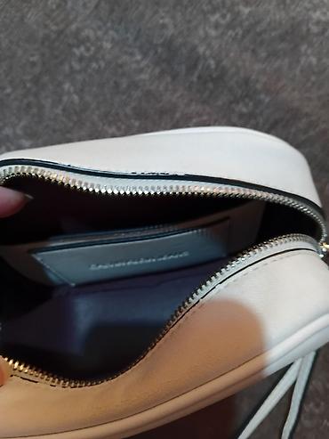 tasna za laptop: Calvin Klein Jeans ženska crossbody torbica sa malim oštecenjem ide — 6