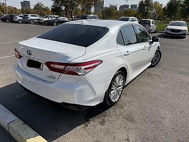 таблетка на 15: Toyota Camry: 2020 г., 2.5 л, Автомат, Гибрид, Седан — 8