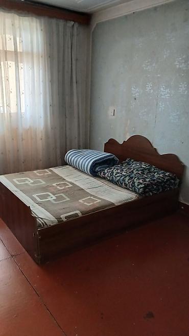 ev kirayesi: Kirayə mənzil – 3 otaq - Plan: dəhliz, 2 ayrı otaq, mətbəx, sanitar — 7