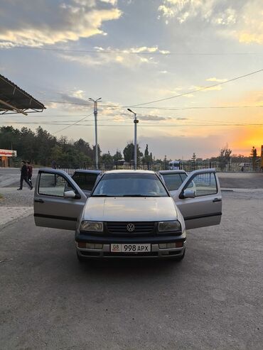 Volkswagen: Volkswagen Vento: 1995 г., Механика, Седан — 6