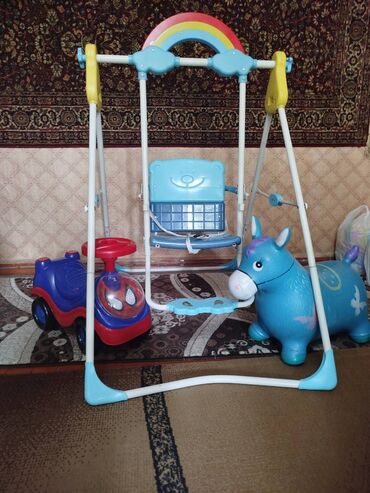игрушка осел: Продам детскую качелю, ослика и толокар в хорошем состоянии. Цену мо