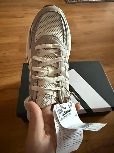 on cloud: Мужские кроссовки, 39, Adidas, Новый, цвет - Бежевый, Платная доставка, Самовывоз, Бесплатная доставка — 3
