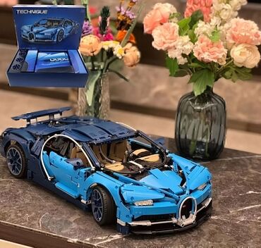 маска для ныряния: Конструктор автомобильной модели Bugatti Chiron (серия Technique) -