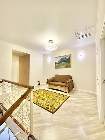 Sale of cottages and houses: 🚀продается дом 2этажный дом 🚀Уникальный Дом в Центре Бишкека — — 2