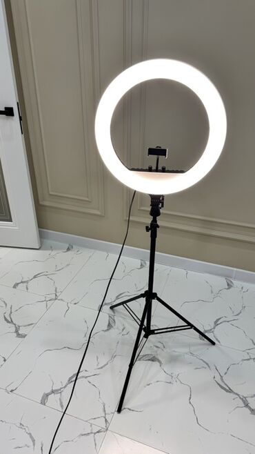 штатив для айфона: Кольцевая LED-лампа RL-18 (45 см, 55 Вт) с треногой, пультом, чехлом +
