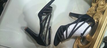 Çəkmələr: Ölçü: 38, İşlənmiş — 19