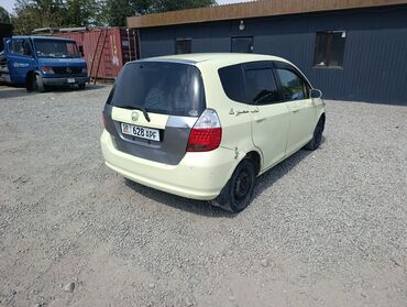 автомат машина бу: Honda Fit: 2002 г., 1.3 л, Вариатор, Бензин, Хэтчбэк