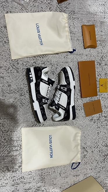 волейболный обувь: Мужские кроссовки, 42.5, Louis Vuitton, Новый, цвет - Черный — 1
