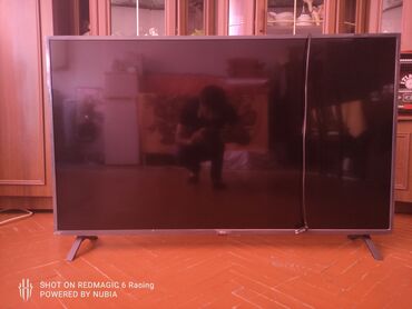 Eni 55 uzunluğu 139cm LG Televizoru rəngi qara wifisi belə var lentası